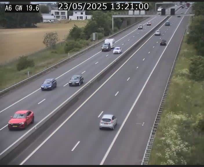Traffic live webcam Luxembourg - Steinfort - A6 - BK 19.6 - direction Belgique