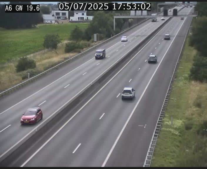 Traffic live webcam Luxembourg - Steinfort - A6 - BK 19.6 - direction Belgique