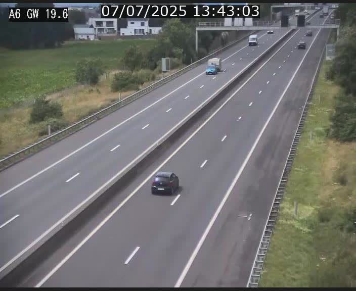 Traffic live webcam Luxembourg - Steinfort - A6 - BK 19.6 - direction Belgique