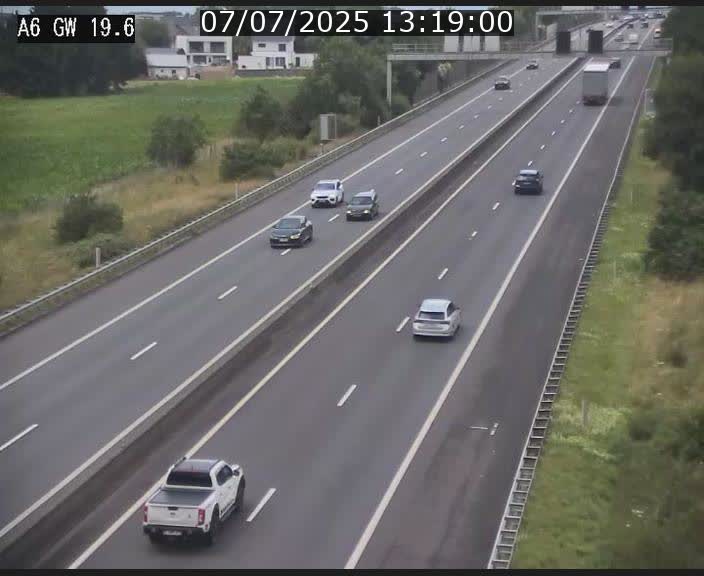 Traffic live webcam Luxembourg - Steinfort - A6 - BK 19.6 - direction Belgique