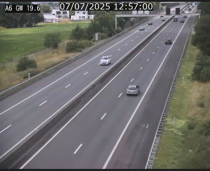 Traffic live webcam Luxembourg - Steinfort - A6 - BK 19.6 - direction Belgique