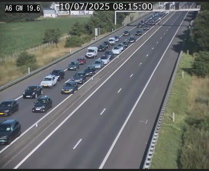 Traffic live webcam Luxembourg - Steinfort - A6 - BK 19.6 - direction Belgique