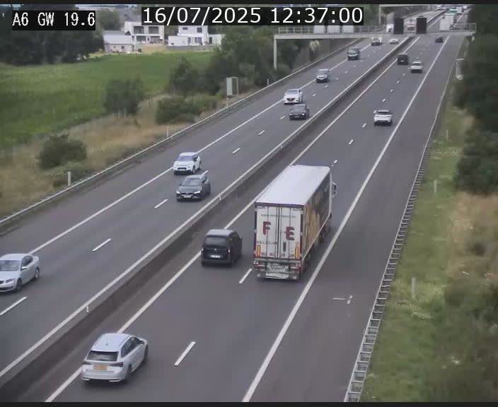 Traffic live webcam Luxembourg - Steinfort - A6 - BK 19.6 - direction Belgique