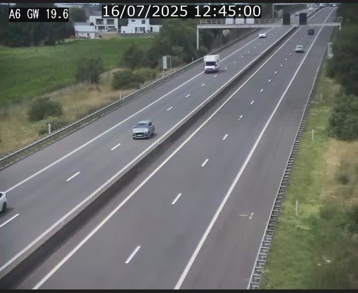 Traffic live webcam Luxembourg - Steinfort - A6 - BK 19.6 - direction Belgique