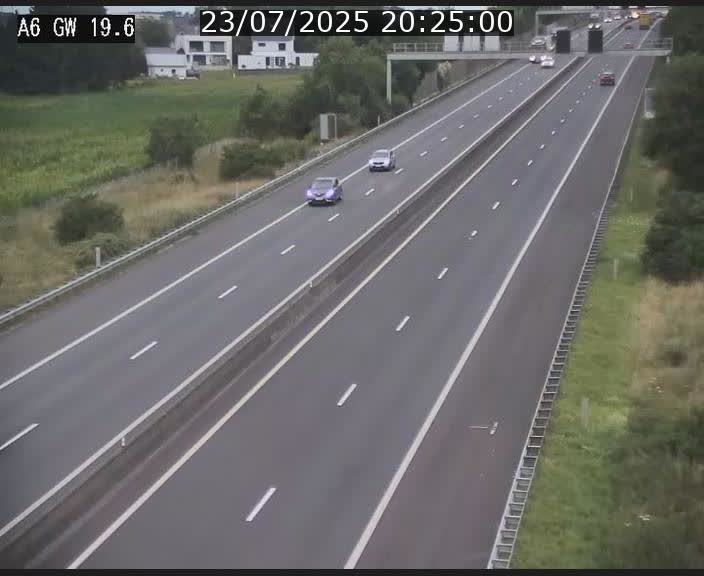 Traffic live webcam Luxembourg - Steinfort - A6 - BK 19.6 - direction Belgique
