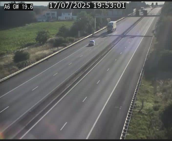 Traffic live webcam Luxembourg - Steinfort - A6 - BK 19.6 - direction Belgique