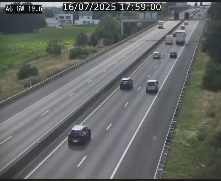 Traffic live webcam Luxembourg - Steinfort - A6 - BK 19.6 - direction Belgique