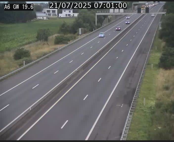 Traffic live webcam Luxembourg - Steinfort - A6 - BK 19.6 - direction Belgique