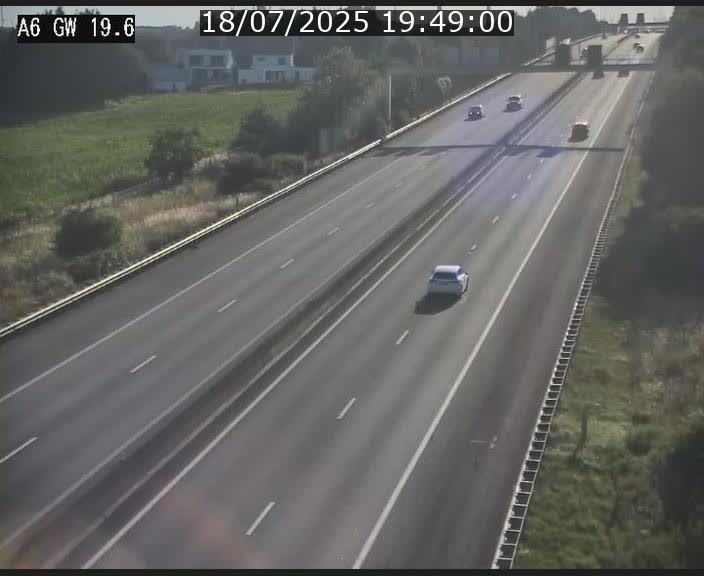 Traffic live webcam Luxembourg - Steinfort - A6 - BK 19.6 - direction Belgique