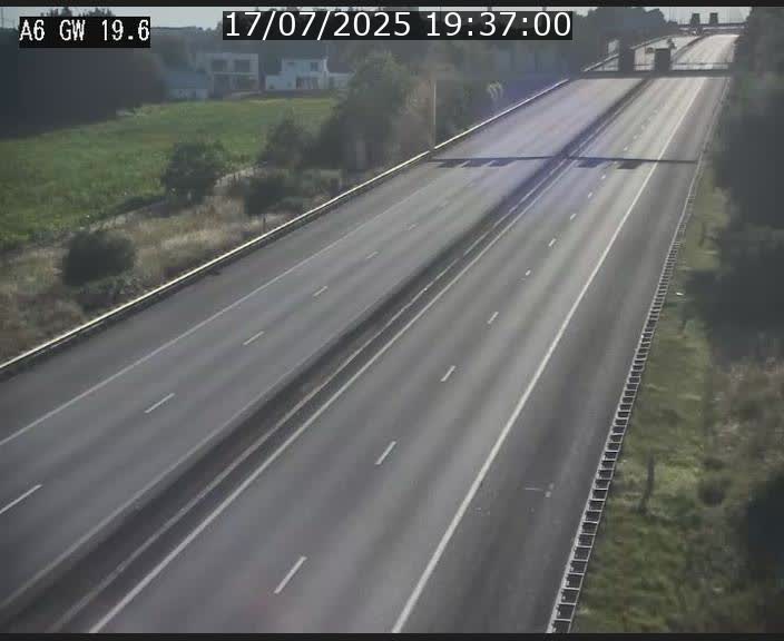 Traffic live webcam Luxembourg - Steinfort - A6 - BK 19.6 - direction Belgique