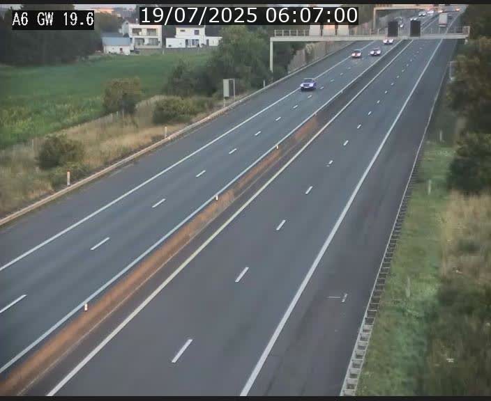 Traffic live webcam Luxembourg - Steinfort - A6 - BK 19.6 - direction Belgique