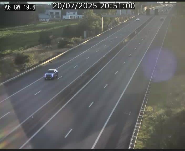 Traffic live webcam Luxembourg - Steinfort - A6 - BK 19.6 - direction Belgique