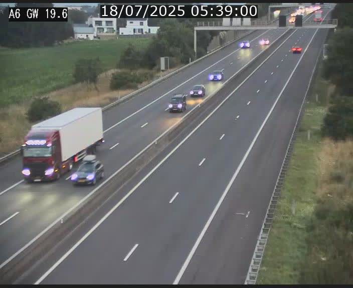 Traffic live webcam Luxembourg - Steinfort - A6 - BK 19.6 - direction Belgique