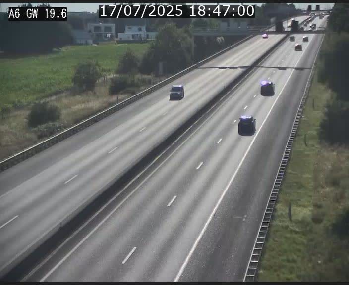 Traffic live webcam Luxembourg - Steinfort - A6 - BK 19.6 - direction Belgique