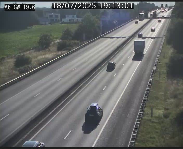 Traffic live webcam Luxembourg - Steinfort - A6 - BK 19.6 - direction Belgique
