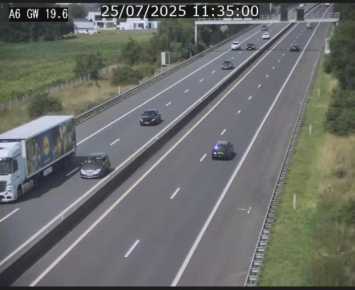 Traffic live webcam Luxembourg - Steinfort - A6 - BK 19.6 - direction Belgique