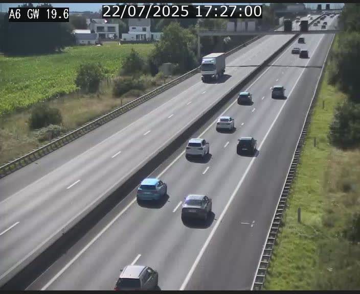 Traffic live webcam Luxembourg - Steinfort - A6 - BK 19.6 - direction Belgique