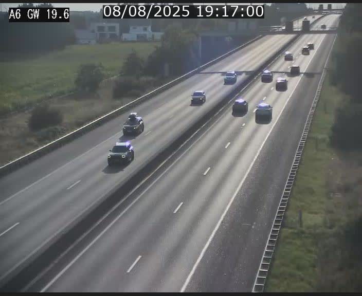 Traffic live webcam Luxembourg - Steinfort - A6 - BK 19.6 - direction Belgique