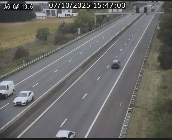 Traffic live webcam Luxembourg - Steinfort - A6 - BK 19.6 - direction Belgique