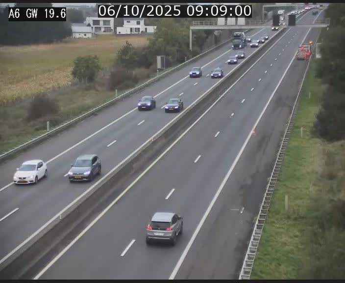 Traffic live webcam Luxembourg - Steinfort - A6 - BK 19.6 - direction Belgique