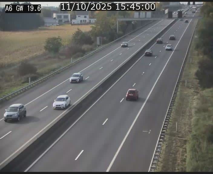 Traffic live webcam Luxembourg - Steinfort - A6 - BK 19.6 - direction Belgique