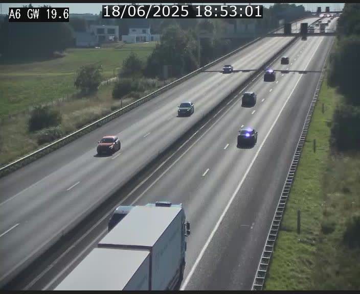 <h2>Traffic live webcam Luxembourg - Steinfort - A6 - BK 19.6 - direction Belgique</h2>
