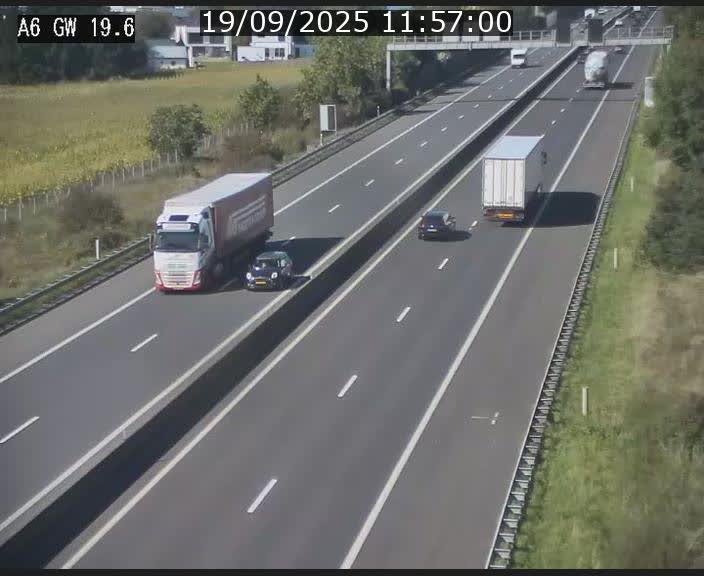 <h2>Traffic live webcam Luxembourg - Steinfort - A6 - BK 19.6 - direction Belgique</h2>