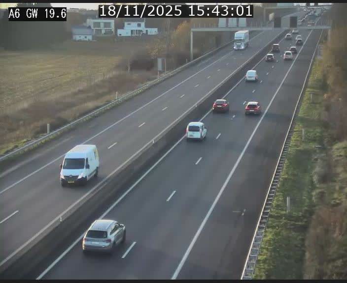 <h2>Traffic live webcam Luxembourg - Steinfort - A6 - BK 19.6 - direction Belgique</h2>