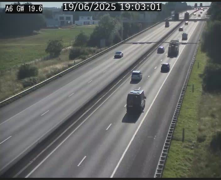 <h2>Traffic live webcam Luxembourg - Steinfort - A6 - BK 19.6 - direction Belgique</h2>