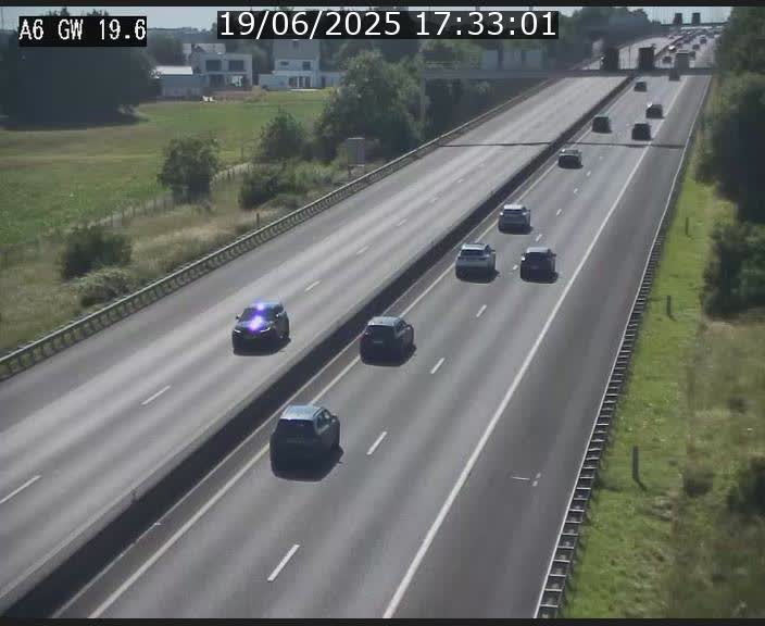 <h2>Traffic live webcam Luxembourg - Steinfort - A6 - BK 19.6 - direction Belgique</h2>