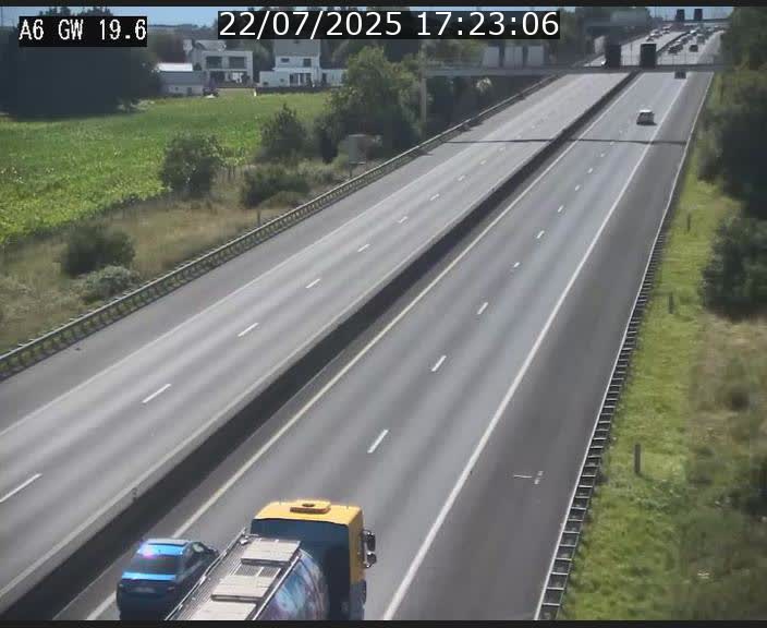 <h2>Traffic live webcam Luxembourg - Steinfort - A6 - BK 19.6 - direction Belgique</h2>