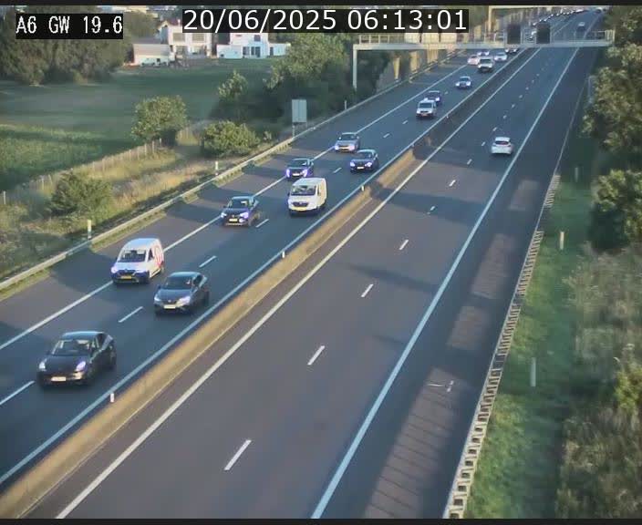 <h2>Traffic live webcam Luxembourg - Steinfort - A6 - BK 19.6 - direction Belgique</h2>