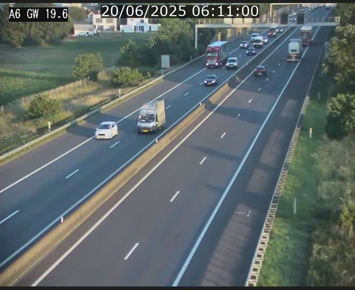 <h2>Traffic live webcam Luxembourg - Steinfort - A6 - BK 19.6 - direction Belgique</h2>