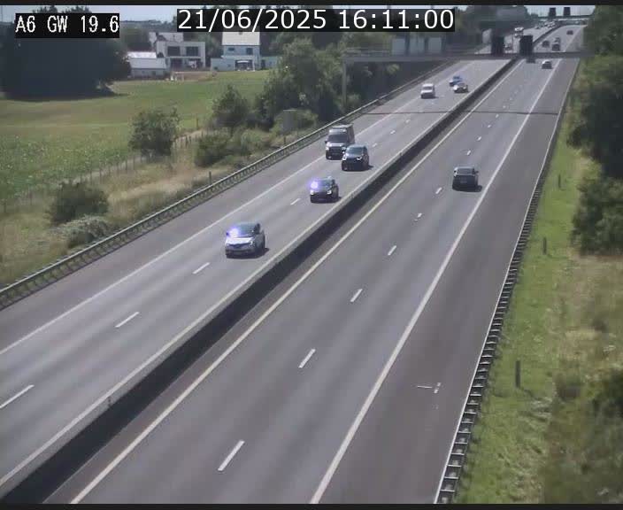 <h2>Traffic live webcam Luxembourg - Steinfort - A6 - BK 19.6 - direction Belgique</h2>