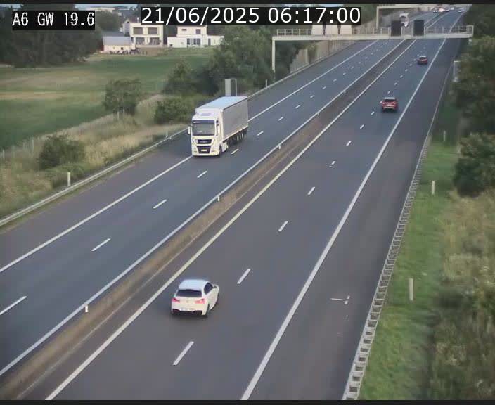 <h2>Traffic live webcam Luxembourg - Steinfort - A6 - BK 19.6 - direction Belgique</h2>