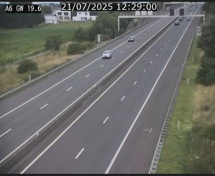 <h2>Traffic live webcam Luxembourg - Steinfort - A6 - BK 19.6 - direction Belgique</h2>
