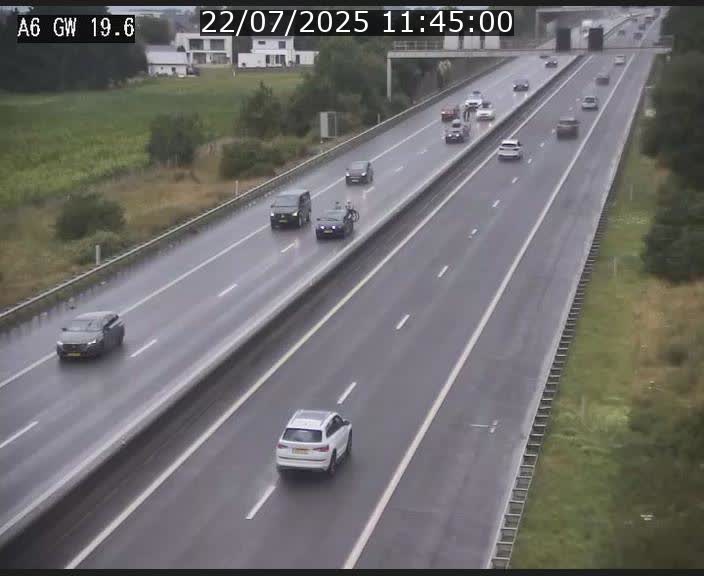<h2>Traffic live webcam Luxembourg - Steinfort - A6 - BK 19.6 - direction Belgique</h2>