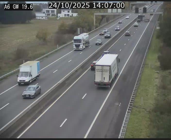 <h2>Traffic live webcam Luxembourg - Steinfort - A6 - BK 19.6 - direction Belgique</h2>
