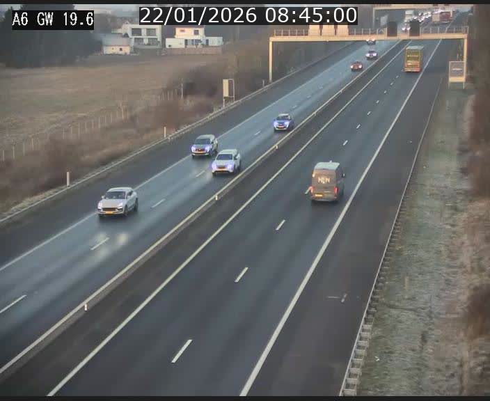<h2>Traffic live webcam Luxembourg - Steinfort - A6 - BK 19.6 - direction Belgique</h2>