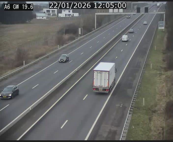 Traffic live webcam Luxembourg - Steinfort - A6 - BK 19.6 - direction Belgique
