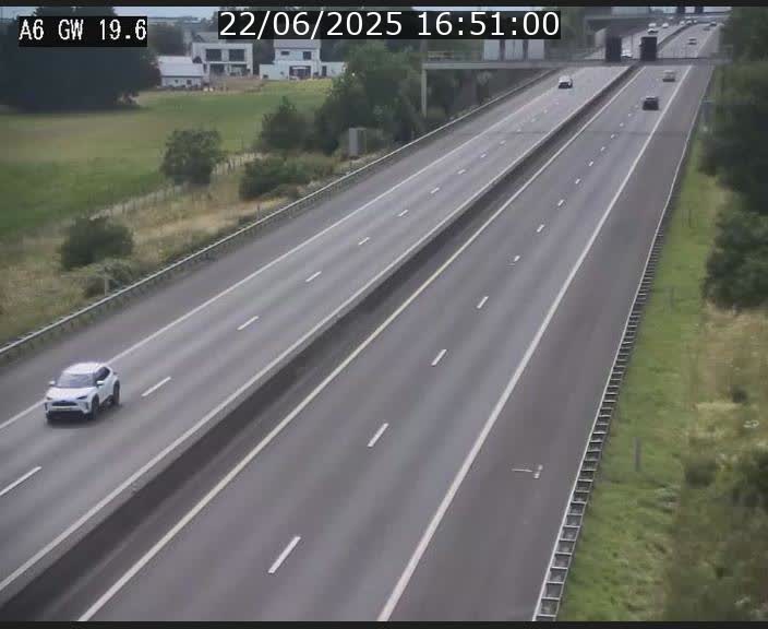 <h2>Traffic live webcam Luxembourg - Steinfort - A6 - BK 19.6 - direction Belgique</h2>
