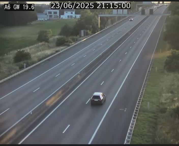 <h2>Traffic live webcam Luxembourg - Steinfort - A6 - BK 19.6 - direction Belgique</h2>