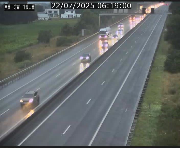 <h2>Traffic live webcam Luxembourg - Steinfort - A6 - BK 19.6 - direction Belgique</h2>
