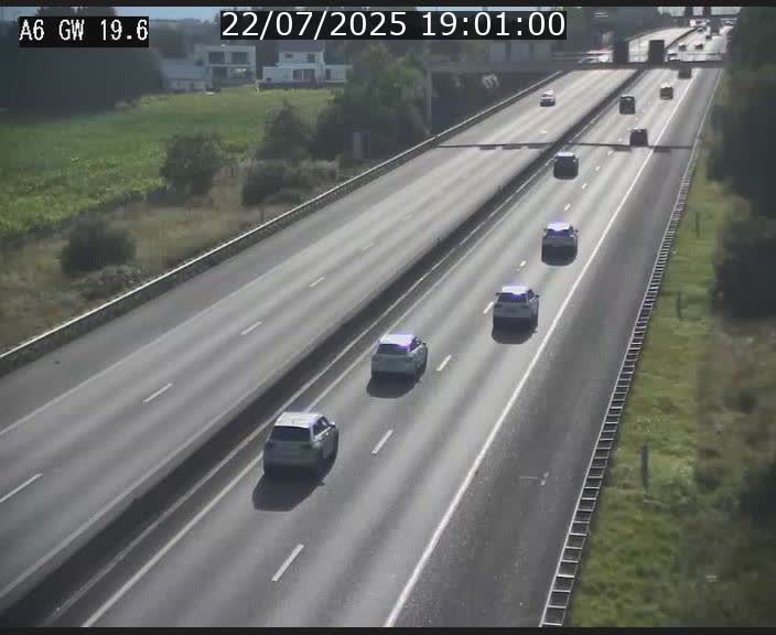 <h2>Traffic live webcam Luxembourg - Steinfort - A6 - BK 19.6 - direction Belgique</h2>