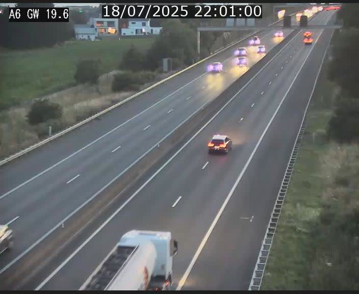 <h2>Traffic live webcam Luxembourg - Steinfort - A6 - BK 19.6 - direction Belgique</h2>