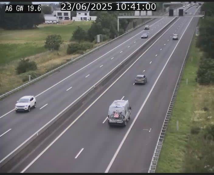 <h2>Traffic live webcam Luxembourg - Steinfort - A6 - BK 19.6 - direction Belgique</h2>