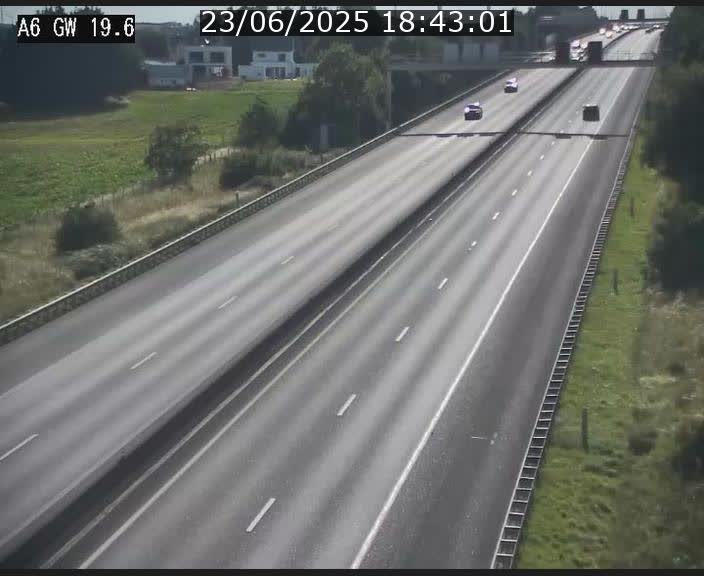 <h2>Traffic live webcam Luxembourg - Steinfort - A6 - BK 19.6 - direction Belgique</h2>