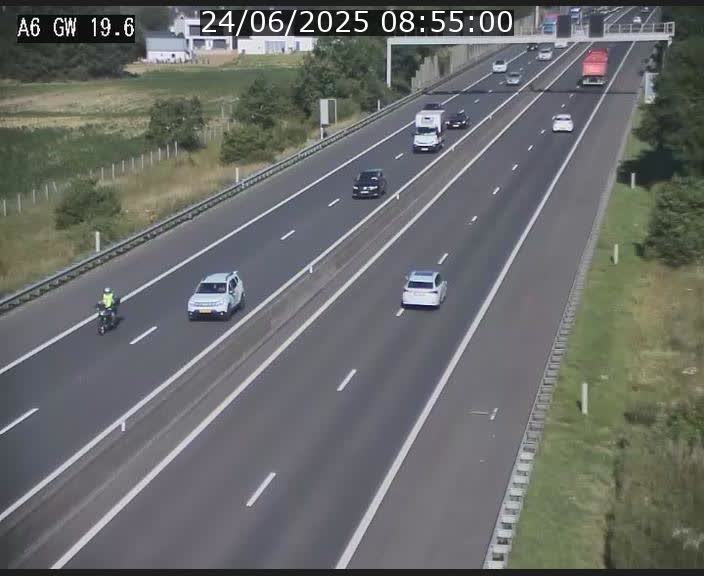 <h2>Traffic live webcam Luxembourg - Steinfort - A6 - BK 19.6 - direction Belgique</h2>