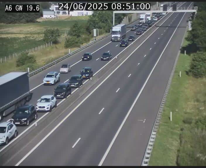 <h2>Traffic live webcam Luxembourg - Steinfort - A6 - BK 19.6 - direction Belgique</h2>