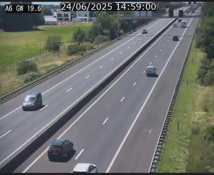 <h2>Traffic live webcam Luxembourg - Steinfort - A6 - BK 19.6 - direction Belgique</h2>